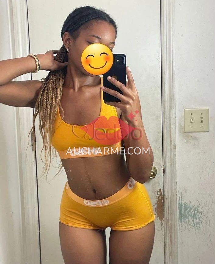 Une bonne nana skinny toute propre baisse bien pH reel